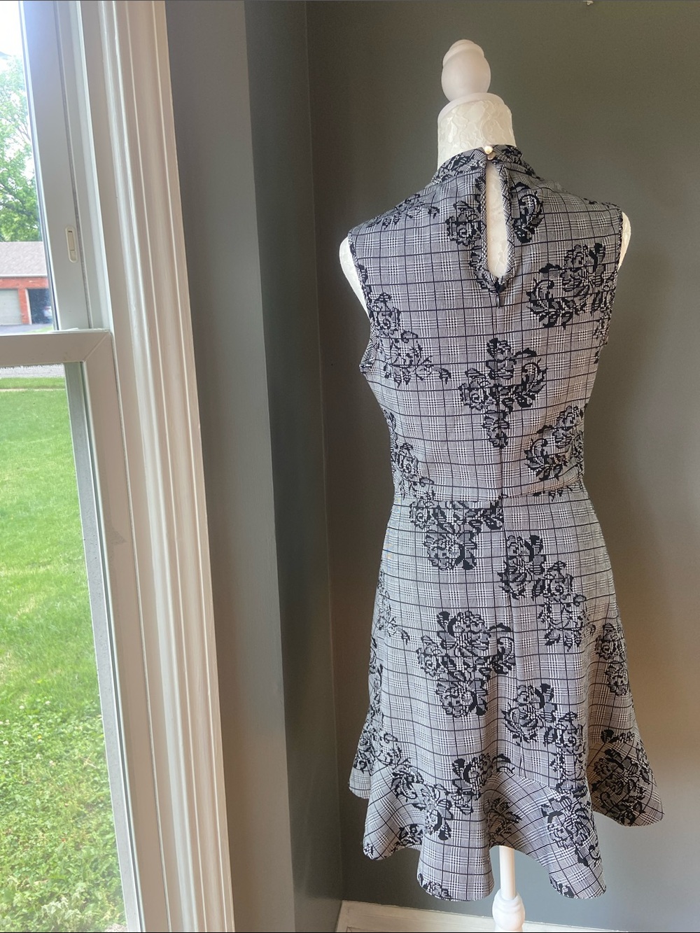 Nanette Lepore “Gypsy Rose” Floral Dress - Picture 5 of 8